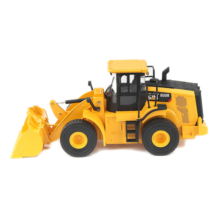 1:24 Radio Control Cat 950M Wheel Loader