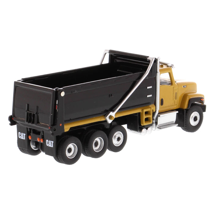 1:87 Cat® CT681 Dump Truck
