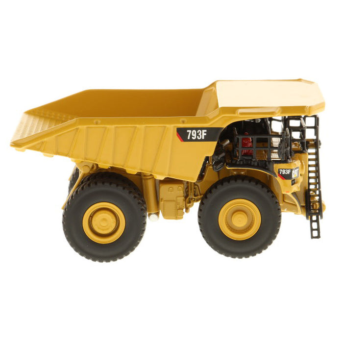 1:125 Cat 793F Mining Truck