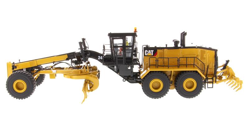 1:50 Cat® 24 Motor Grader