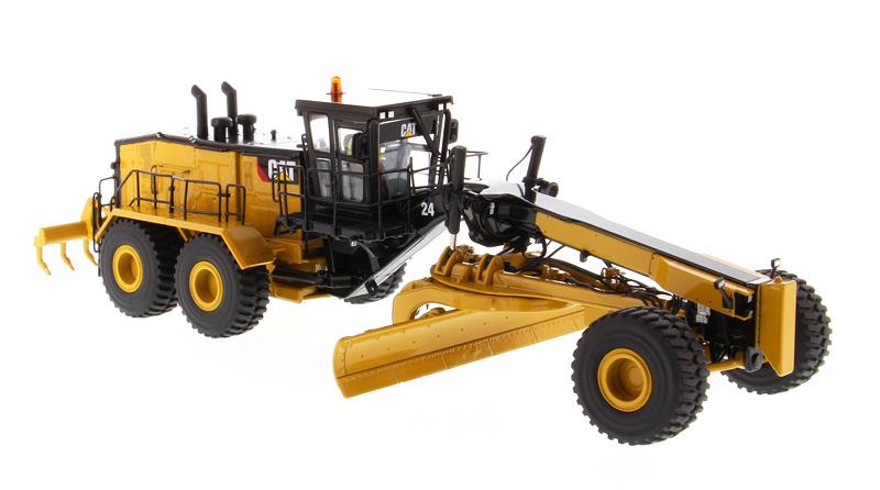 1:50 Cat® 24 Motor Grader