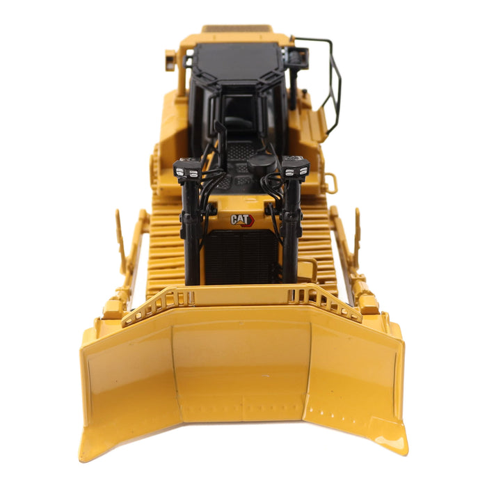 1:50 Cat D8T Track Type Tractor | Diecast Masters — Diecast