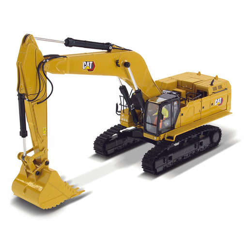 1:50 Cat® 395 Super-Large Next-Generation Hydraulic-Excavator (GP version), with 2 additional work tools Hammer and Shear