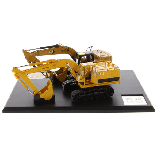 1:50 Scale Cat 225 and 323 Excavators Evolution Series Set