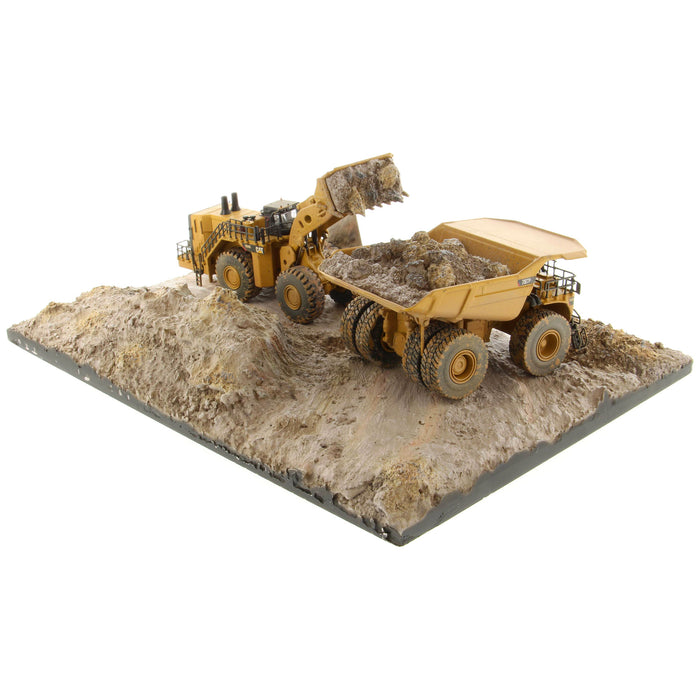 1:125 Scale Weathered 994K Wheel Loader & CAT 797 Mining Truck