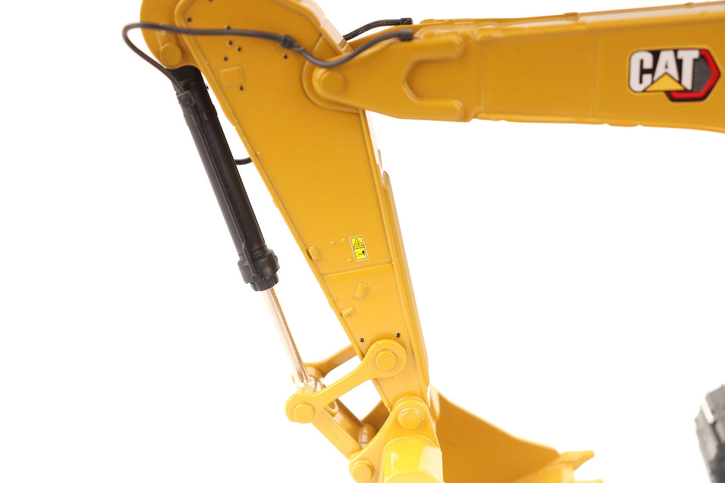 1:50 Scale Cat® 374 Hydraulic Excavator