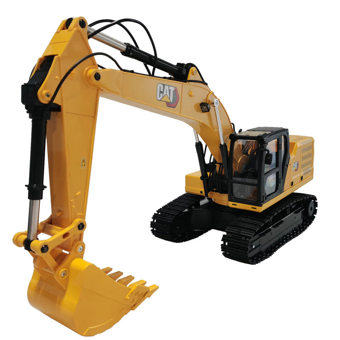 1:16 Cat® 320 Radio Control Excavator with Bucket, Grapple and Hammer Attachments