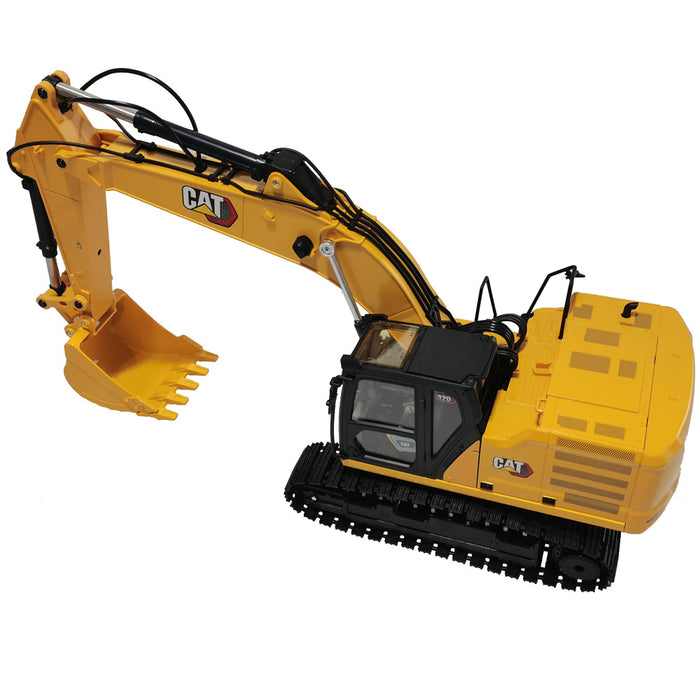 1:16 Cat® 320 Radio Control Excavator with Bucket, Grapple and