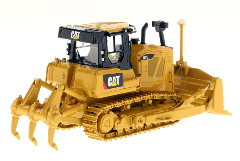 1:50 Cat® D7E Track-Type Tractor — Diecast Masters America
