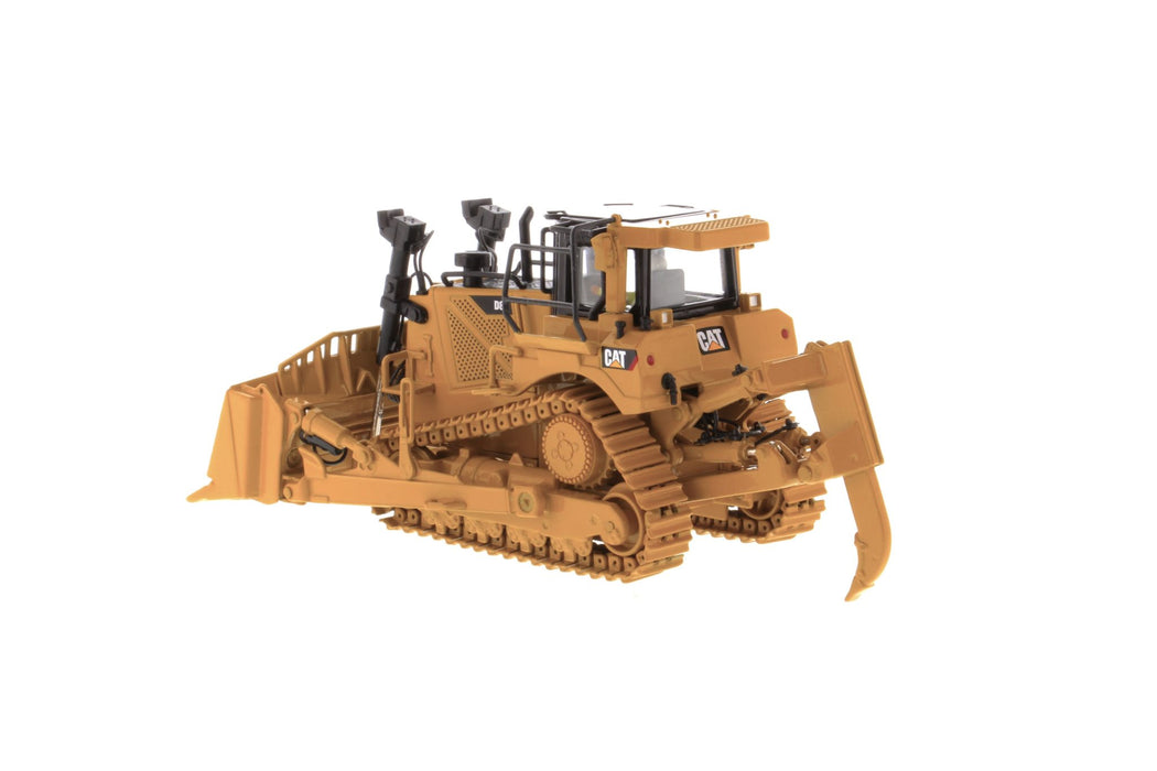 1:50 Cat® D8T Track Type Tractor with 8U Blade