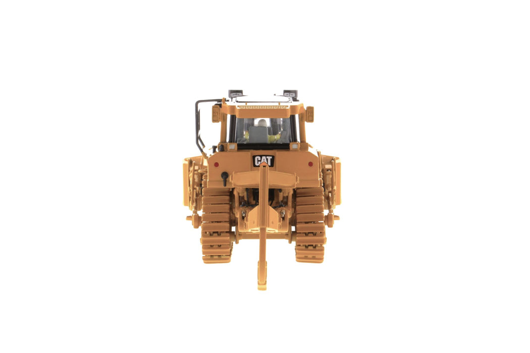 1:50 Cat® D8T Track Type Tractor with 8U Blade
