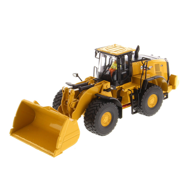 1:50 Cat 395 Large Hydraulic Excavator — Diecast Masters America