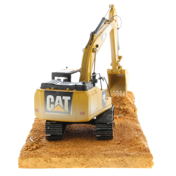 1:50 Cat® 320F Weathered Excavator