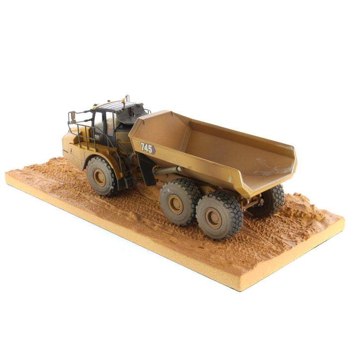 1:50 Cat 745 Weathered Articulated Truck