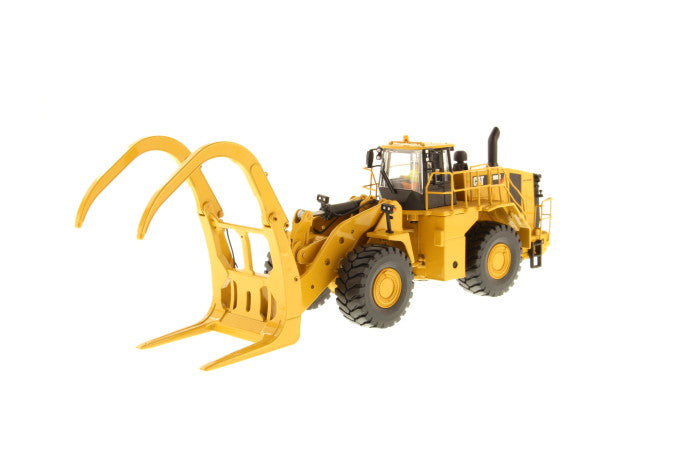 1:50 Cat® 988K Wheel Loader with grapple